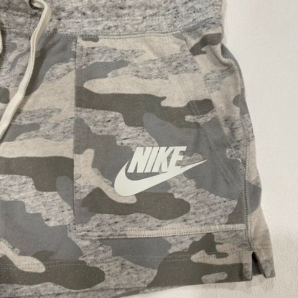 Nike Camo Print Lounge Shorts Gray Green Drawstring Pockets Size Medium - Picture 4 of 7